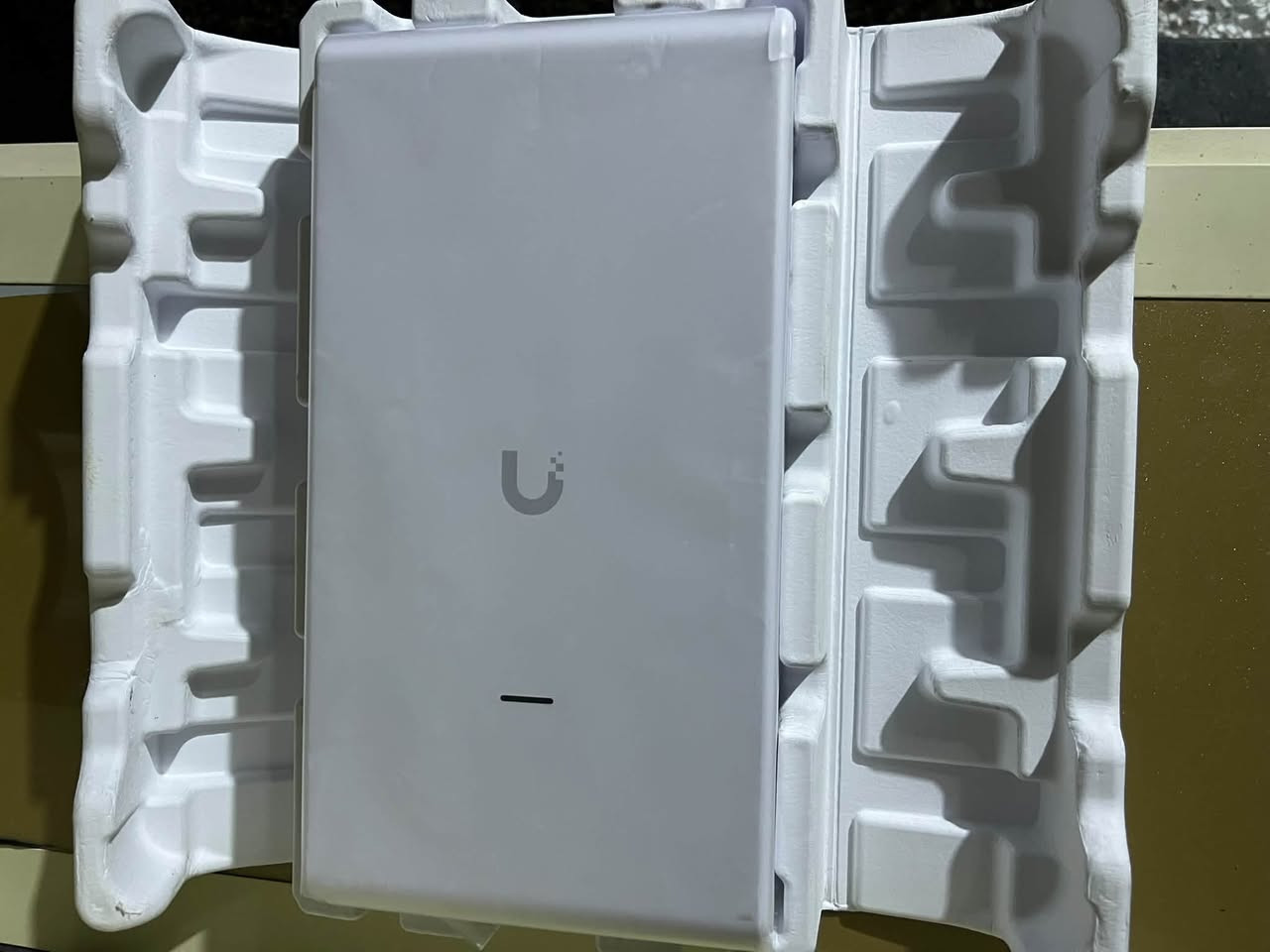 اكسس بوينت • Unifi U6 • جديدة