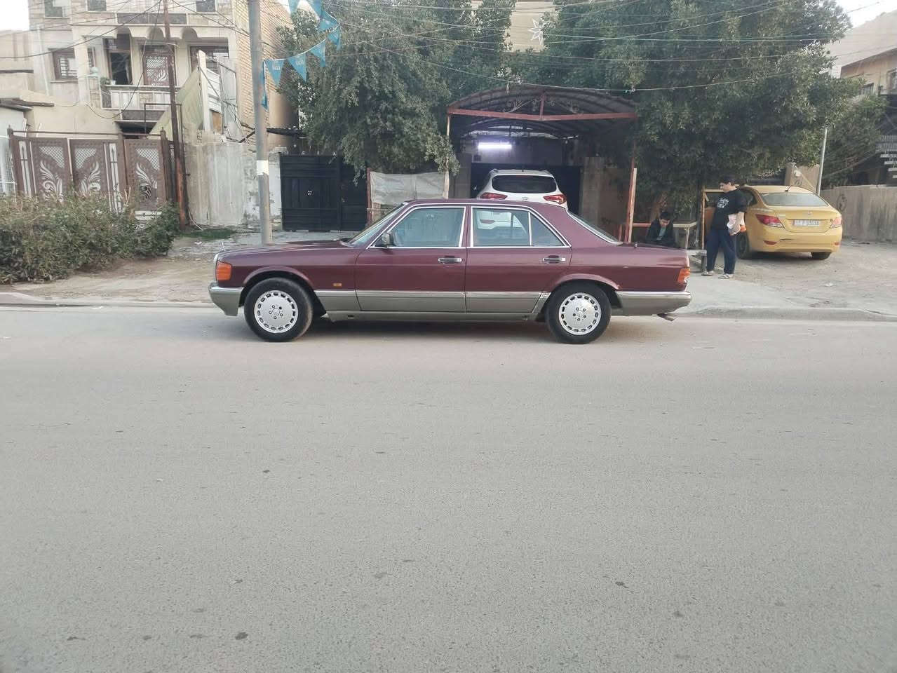 السلام عليكم

مرسيدس بنز 1991 جامبو
كير+مكينه محور ملكه
تبريد ثلج
تخم تاير جديد
مكفوله من الضربه
مصبوغه عام
صدر ممتاز 
تراي وين ميعجبك 
رقم صلاح الدين دولي  بأسمي 

السعر 47ورقه
مكاني بغداد الغزاليه ***********
