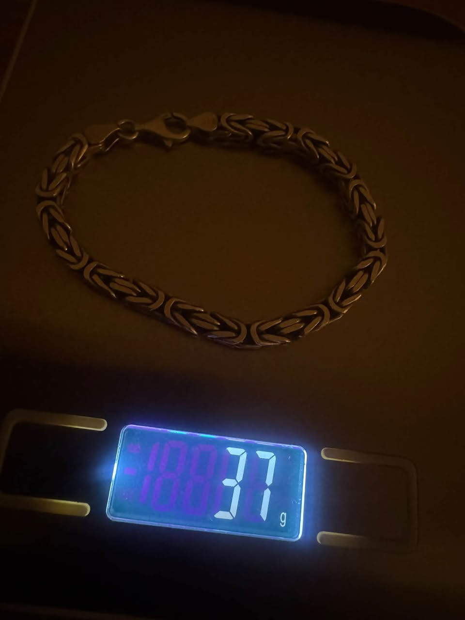 السلام عليكم 
225g الأوزان موضحة بالصورة 
القطع جديدة بدون اي تصليح مملبوسات 
الغرام 3600 و بي مجال بسيط
مكاني بغداد بوب الشام - شعب - بنوك
