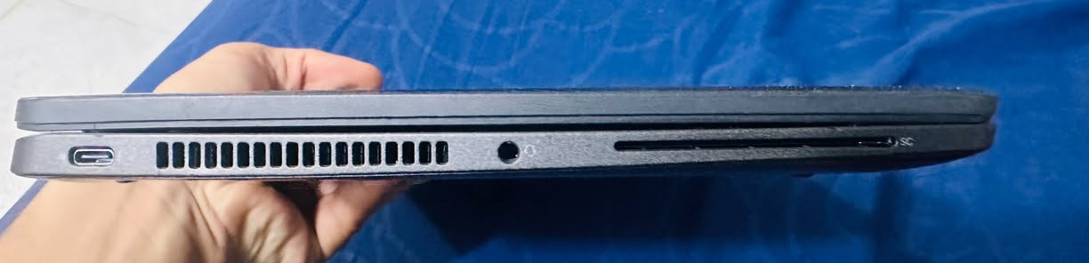 بسم الله الرحمن الرحيم 

لابتوب hp مستخدم قليل 
ويندوز 11 برو 
شاشة لمس حجم 14 HDR 
معالج core i5 جيل 11 
كرت شاشة مدمج 2 كيكا 
Ssd 256 
رامات 16 
ملحقاته شاحنه اصلية 65 w 
السعر 575 وبي مجال شي بسيط 
للتواصل ***********
