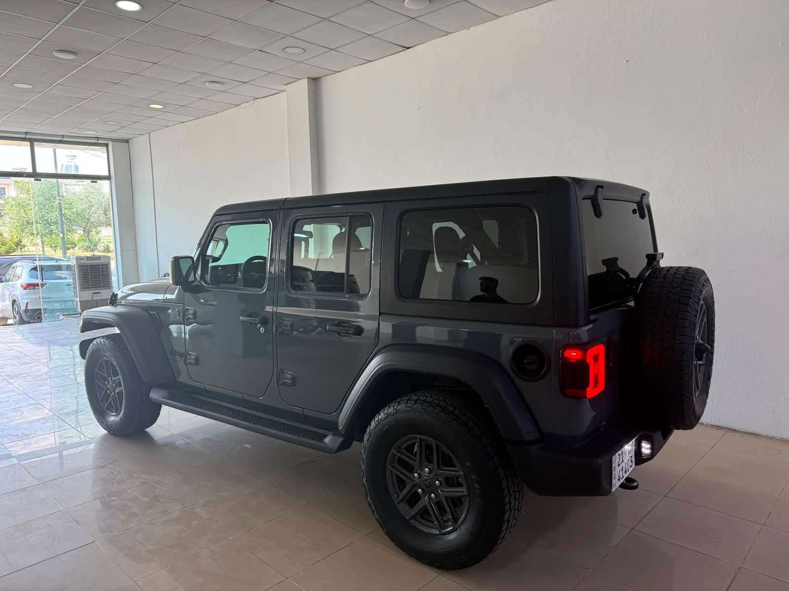 جيب رانكلر
جيب رانكلر 2024 حادثها بسيط 

1C4PJXDG3RW244585
رقم الشاصي تكدر تشوف الحادث 

بغداد بلديات 
***********
