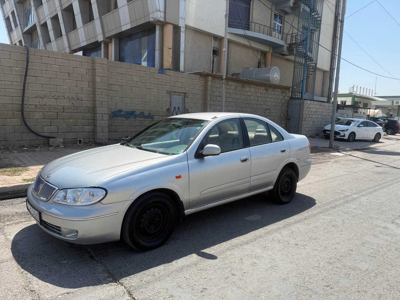 نيسان سني ٢٠٠٩ ياباني 
گير مةكينة  تةبريد كارةباي بةشةرت 
سةنةوي رةقةم تازةية 
پيشو دواي جركةي نية 
٥ پارجةي لةسةر كالبونةوة پةمپة 
بيشي قرجيكي بجوكي هةية بوياخ نية 
سعري ٧٤ 
شوين سليماني 
 *********** السليمانية, العراق
