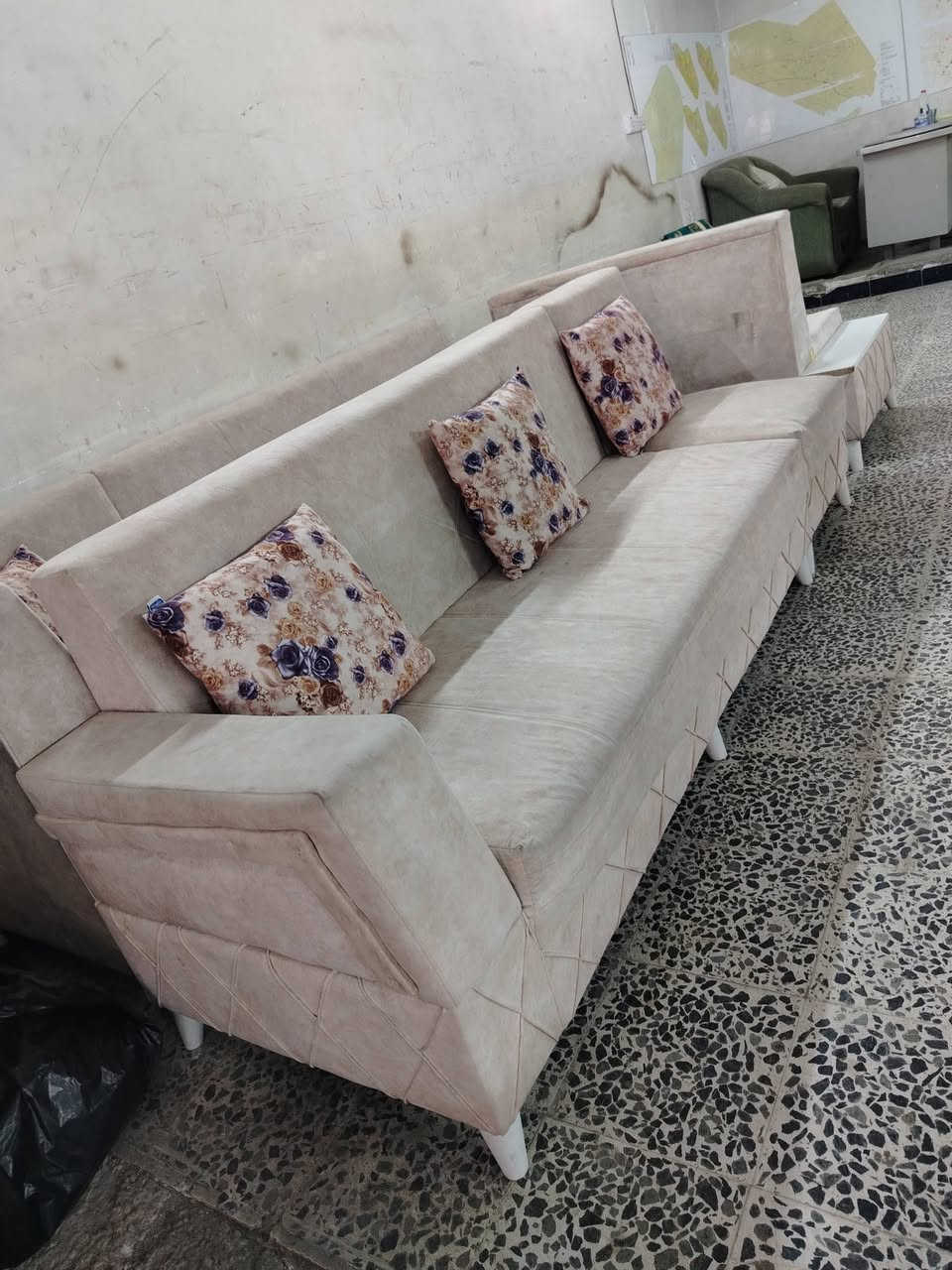 ديوان • نضيف • مقعد كامل