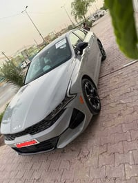 كي فايف موديل 2024 وارد امريكي حادث جاملق وباب خلفي فول السياره من عده...