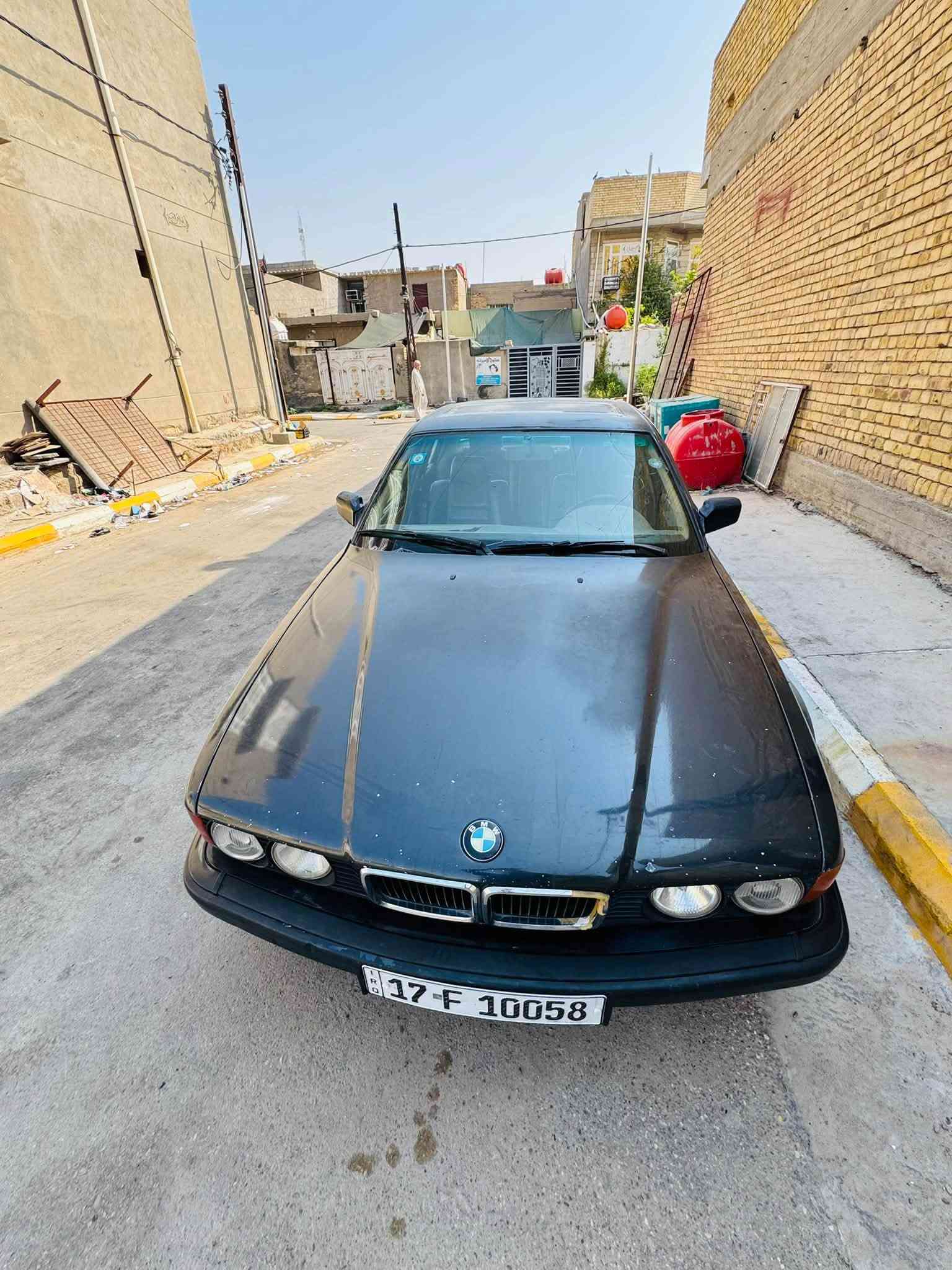 سلام عليكم خوان سياره للبيع بي ام مديل ٩٣ مكينه 8سلندر حجم سياره 730 سياره جاهزه مرتبه بيها جراد مثل ما واضح بصوره تبريد شغال تاير جديد باتري جديد غرفه حلوه تجي شوف نفس صوره واحله سياره باسمي تحويل مباشر سعرها ٤٤ ورقه بيها مجال قليل مكان سياره واسط نعمانيه 
***********
