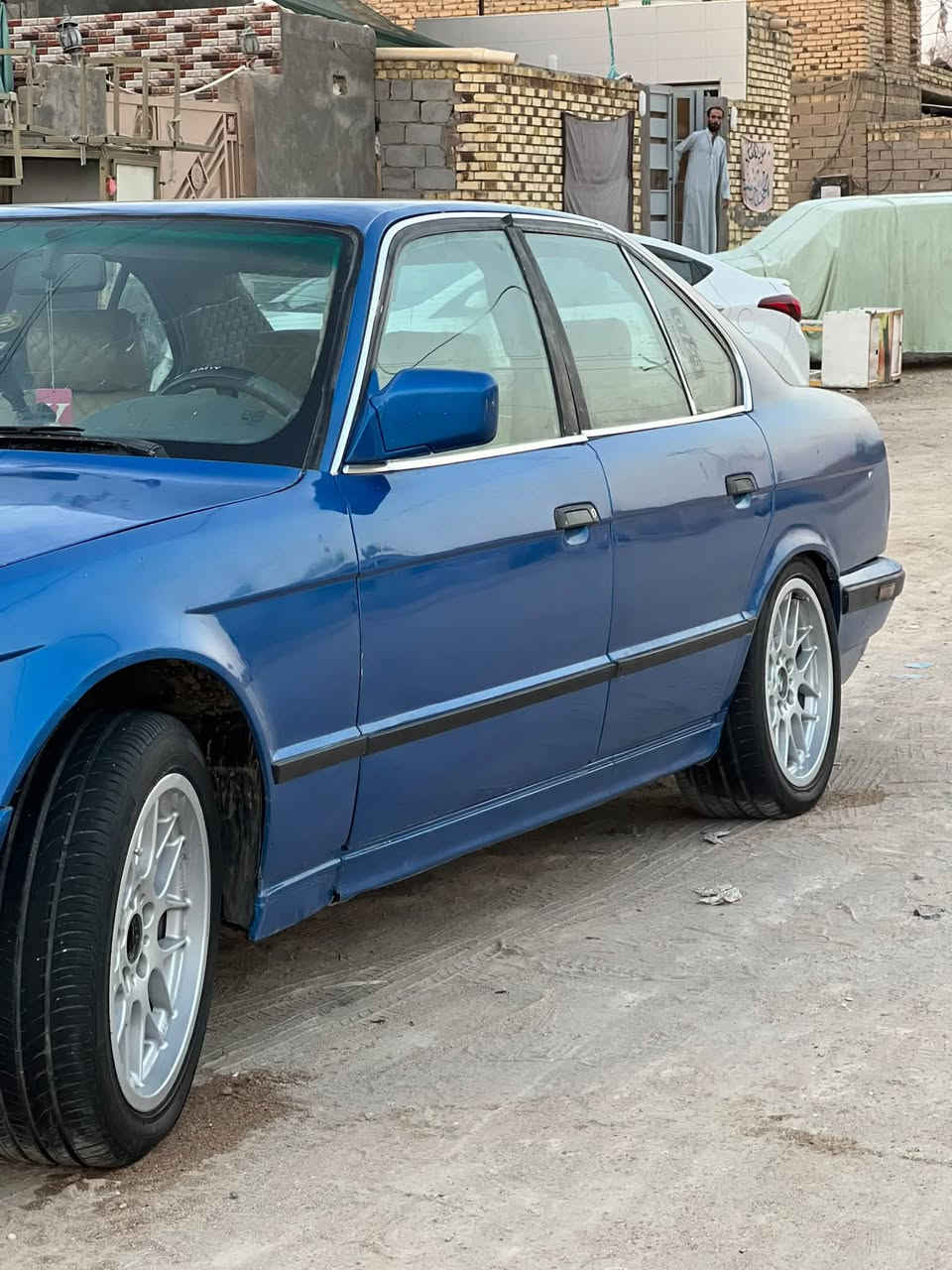 بي ام 525 بلاد مكينه وكير نضيفات
حداديه نضيفه كهربائيات كلها شغاله مابيها شي مو شغال 
منضومه لايت زنون جديده تخم تاير تخم ويل كرن الغزال مصبوغه صبغ عام جماليه فقط بدون ضربه سنويتها منتهيه صارلها 6 اشهر مشروع وطني وين ماتريد اداور مراوس او بيع مكاني ناصريه سوق الشيوخ ***********
