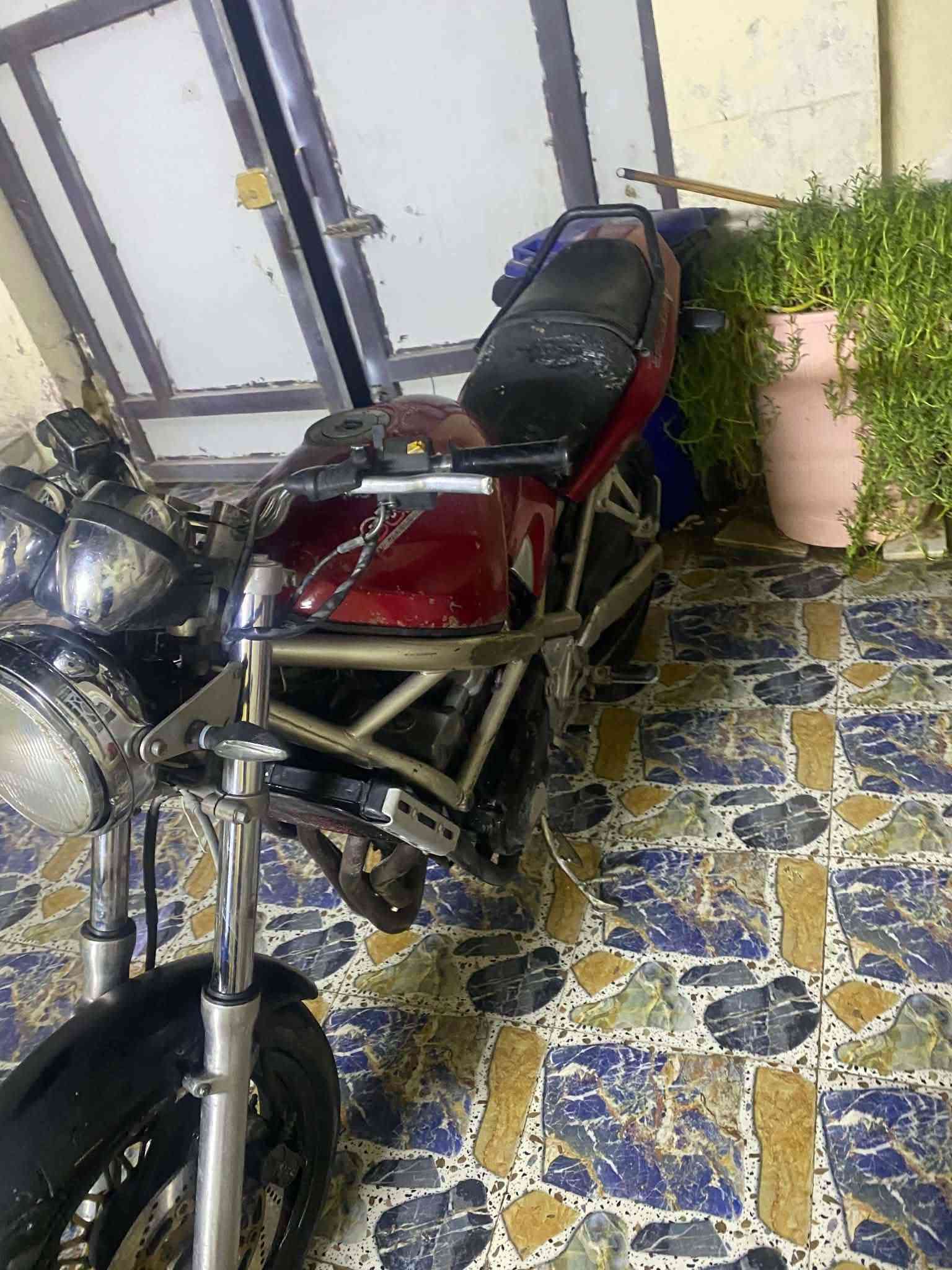 السلام عليكم باندة 400vc مكفولة وشرط جيب فيترية وفحص العنوان دوانية السعر 1و100 هاتف ***********
