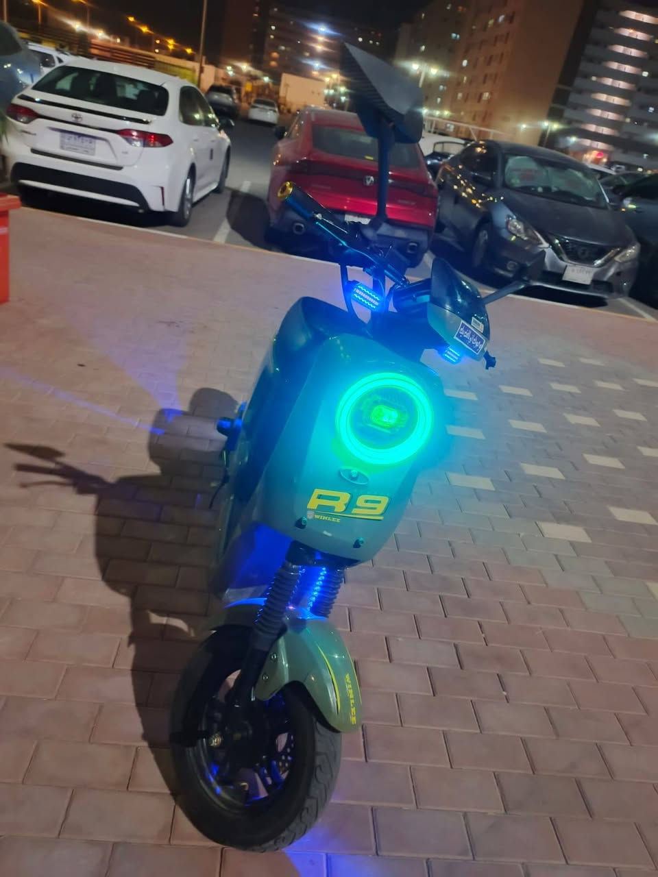 سلام عليكم دراجه شحن ار9 جديد 2026 كلشي كابل فقط شخوط و كسر جدآ بصيط الدراجه مزوده ب6 بطاريات كبار دبل شرط تجي تفحص علوكاله و الشخوط و الكسر الشغير جدآ موجود ايضن بصور  سله اماميه سرعه 109 تمشيك 60 كيلو لونهه زيتوني و كلشي بيهه شغال صارلهه 6 اشهر.  السعر 475 و بي مجال بسيط جدآ حك جيه لان تاخذهه و تترحملي جديد االخاص متوفق عله هاذه الرقم ***********

