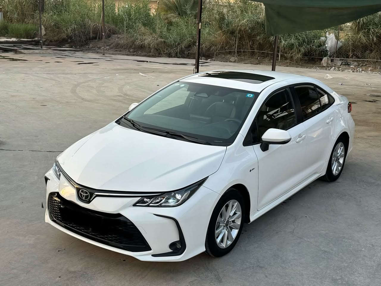 كورلا موديل ٢٠٢٥ 
ماشيه ٨
كفالة عامة 
فول مواصفات اعلى فئة.
كامل الملحقات موجودة.
المواصفات:-
داخل جلد بلادي.
اربع انضمة قيادة.
شاشة جبيرة.
كاربلاي
اوتو هولد
رادار + مثبت سرعة + تحديد مسار.
حساسات + كامرة.
+بقية المواصفات معروفة.

رقم بابل
الموقع بابل حله مركز المدينه 
السعر 163وبيه مجال كلش بسيط
للاستفسار اكثر الاتصال او مراسلة واتساب:-

***********
