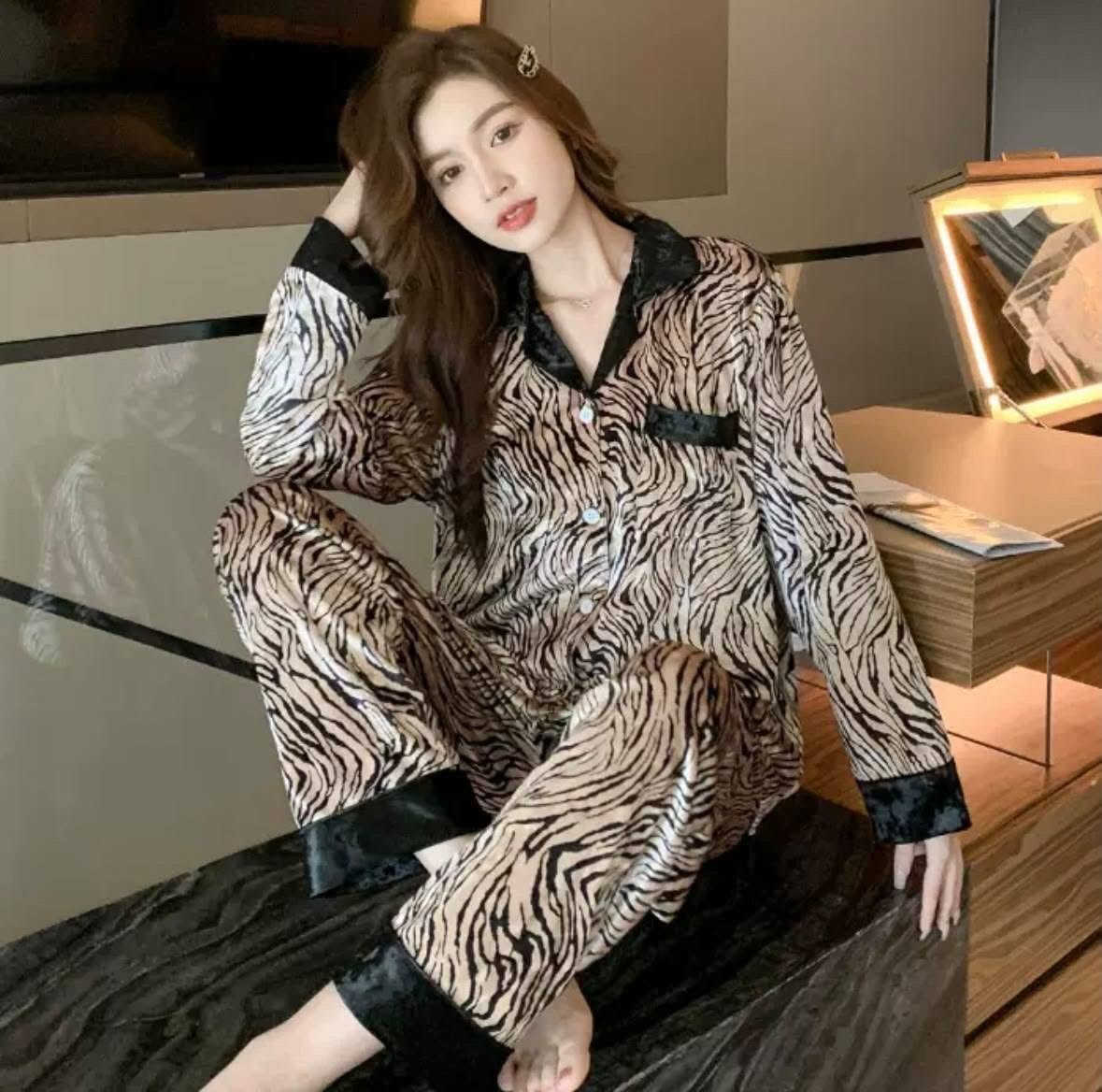جومله جومله تراك قه ديفه ده ره جه ولا قياسات M L XL XXL ده رزن150الف    ***********
