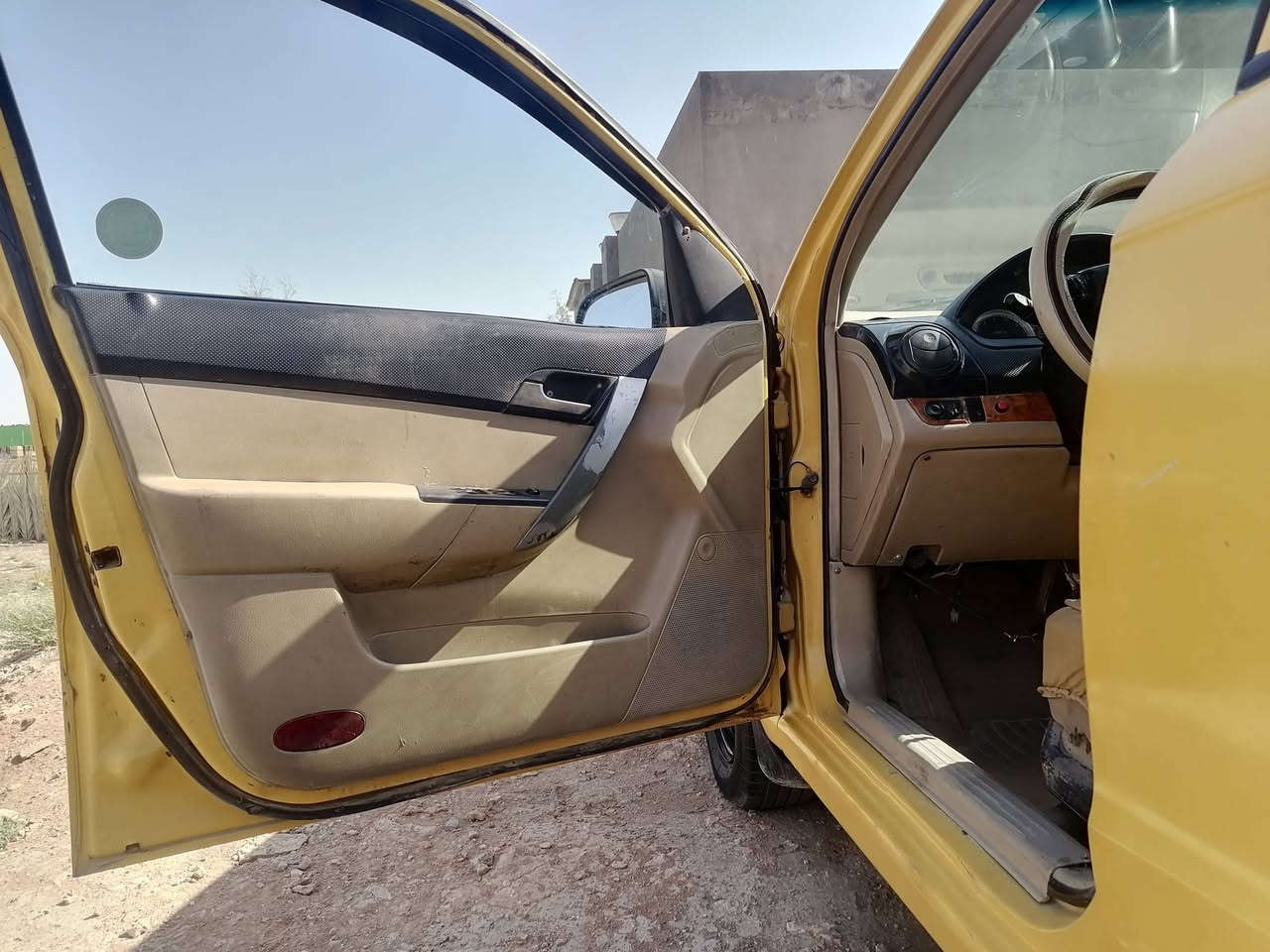 افيو ٢٠١١ خليجي
مكينه ١٦٠٠ مفتوح. كير اوتماتيك حاويه صارله ٥ ايام من شديته
تايرات جدد. باتري جديد
مكينه ناعمه تخبل
رقم بابل انكليزي والسنويه لل٢٨
السعر ٤٧
 مكاني الديوانيه قضاء عفك
***********

