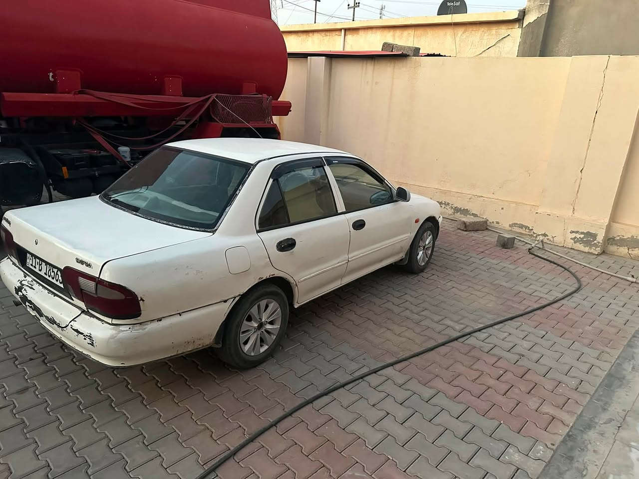 السلام عليكم براتون للبيع 2002 كير عادي رقم بقداد دولي بسمي حره ما مطلوبه محرك كير شرط تبريد ثلج تايرات جدد كهربائيات كلها شغاله لايت زنون السعر 37 وبيها مجال شي قليل سبب البيع ضرف خاص المكان صلاح الدين بيجي الحجاج هـ***********

