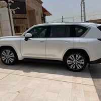 لكزز بلاتينيوم 2022ماشيه52 الف السياره مكفوله كفاله عامه ماعدى بيه حال...