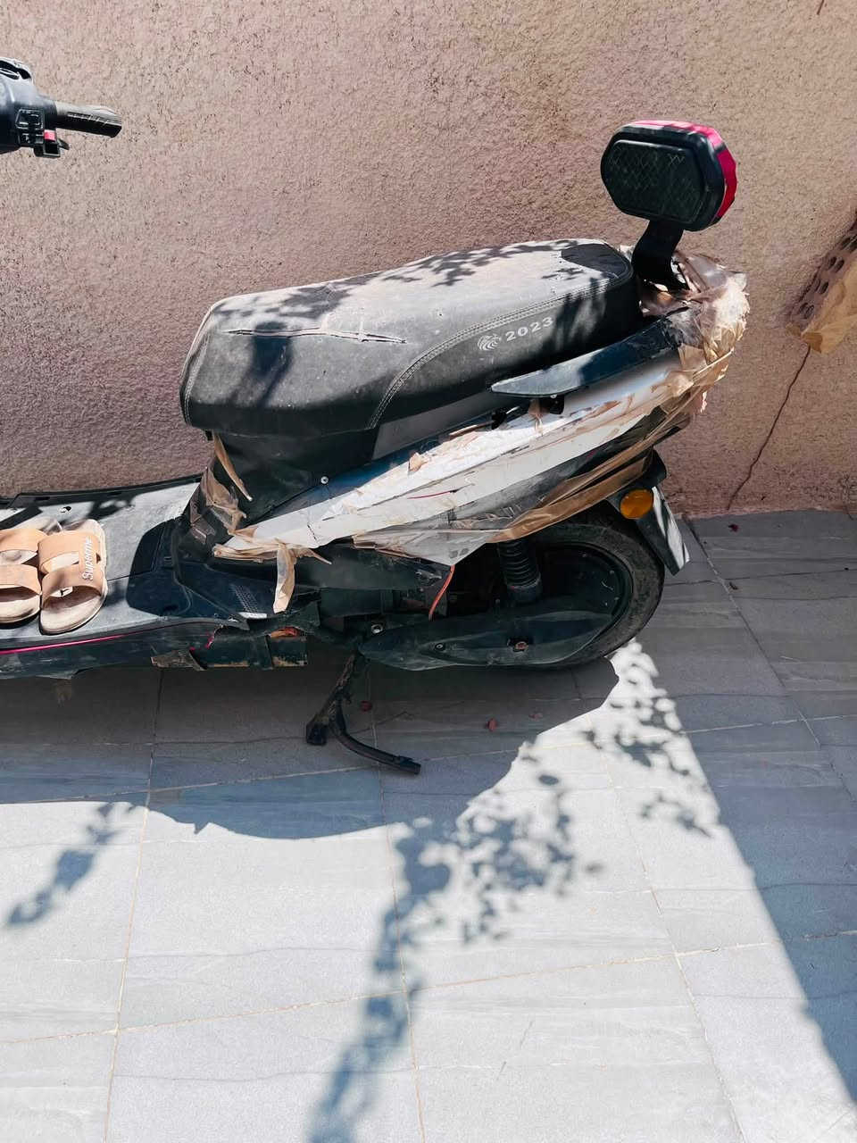 سلام عليكم عندي هاي دراجة شحن للببيع ناقصه شاحنه ابيع هيج *********** خابرني وتدلل وموجود عل ماسنجر
