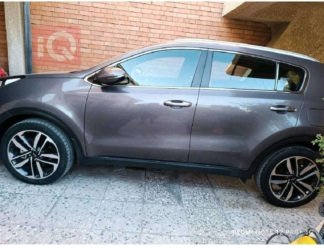 سبورتج خليجية موديل ٢٠٢٠ وكالة الدولية
ماشية ٢٢ الف كيلو فقط
بدون صبغ بدون حادث 
اكو pdr بالبوند اثر سقوط جسم والصور موجودة وكذلك pdr بين الجاملغ الخلفي اليمين والباب ميبين وهم صوره موجودة.
مواصفات بيسك 
حساس امامي خلفي كاميرا خلفية  شاشة ابل كار بلي واندرويد اوتو
ويل ١٩ 
كشنات مخمل مطعم جلد 
عنوانها بغداد 
السعر ١٧٢٠٠
للتواصل وتس اب ***********

نص مكتوب في الصور:
- REDMI NOTE 12 PRO+ 5G
- IQ CARS
