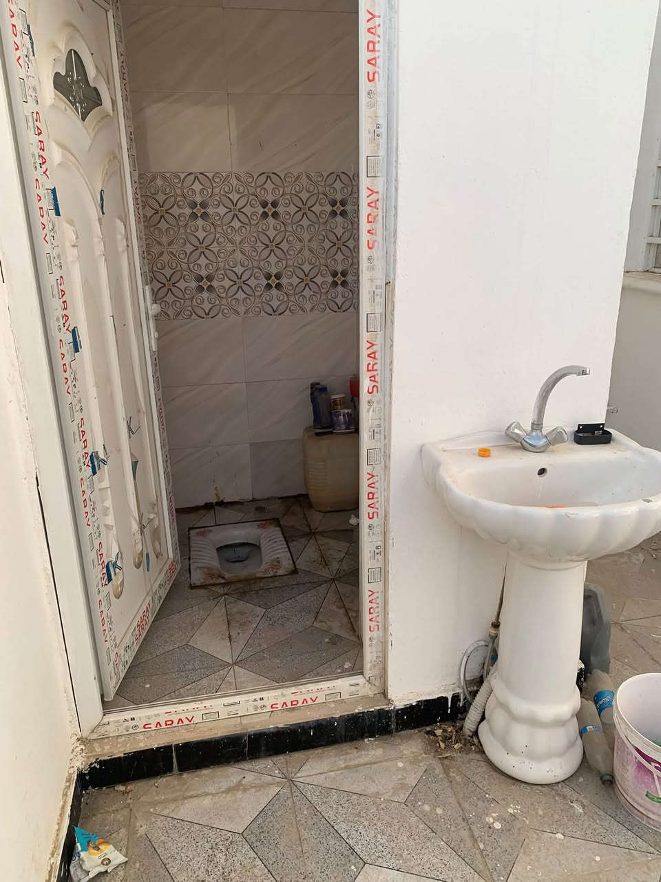 سلام عليكم بيت طابو زراعي سند ٢٥ بكيعان حجي هندي بيت بناء جديد كله بي غرفه وبراني وصاله ومطبخ وحمام داخلي وخارجي بي منضومه كهرباء بنيان طابوك كونكريت مسلح بيت نضيف كلش مساحه 100متر
سعره #♦️٥٧ بي مجال قليل 
رقمه صاحب للبيت ‭***********
@إشارة
