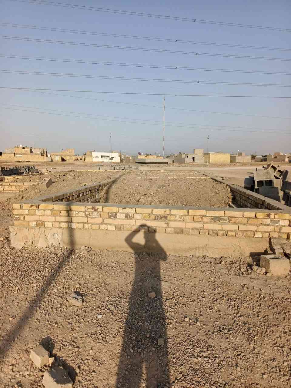 بتلو البيع وياه 1000بلوكه ع طريق دوايه حي الرسول نزله مال طاقه الكهرباء رايده ب15 مكلف. بنشر ‏‪***********‬‏ رقم راعيه

