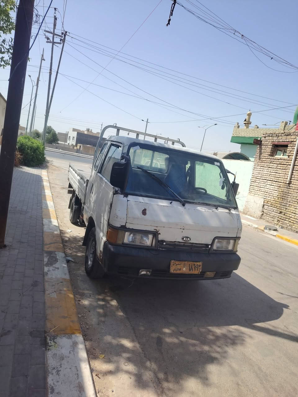 السلام عليكم اخوان كيا بنكو موديل 95 سياره جديده وجاهزه منه للشغل مكينه وكير واكسن وشاصي مكفولات كفاله عامه رقم صدامي راعيه ماندله اتكفلك سرقه وعشاير مستمسكاته موجوده السعر 23 قفله قفله داخله حصه كاز كل المحافظات عنوان ناصريه مركز ***********
