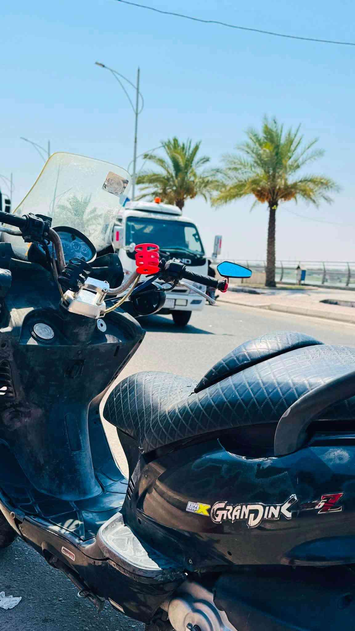 سلام عليكم … للبيع
دراجة كايمكو دراجه خير من الله كامله لوحات انگليزي تحويل شوكت متريد دراجه مرتبه والله 
تايرات جدد 
مري كهربائية شفط 
كشر نضافته ٨٠٪؜ 
دراجة تاخذه تگرة صلف وتنزل بيها ع الشارع 
 
السعر 1 مليون وبيها مجال بسيط  

للاستفسار الاتصال *********** 

مو شراي لا أتعبني جزاك خير
