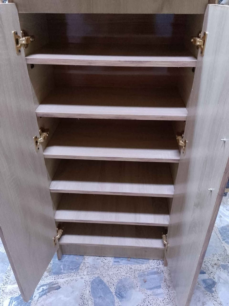 لوكر مكتبي أو اطفال او كتب خشب ثقيل 18ملم قياس 124*60*32 سعر 85الف توصيل موجود جميع مناطق البصره حجز وتساب *********** البصرة, العراق

