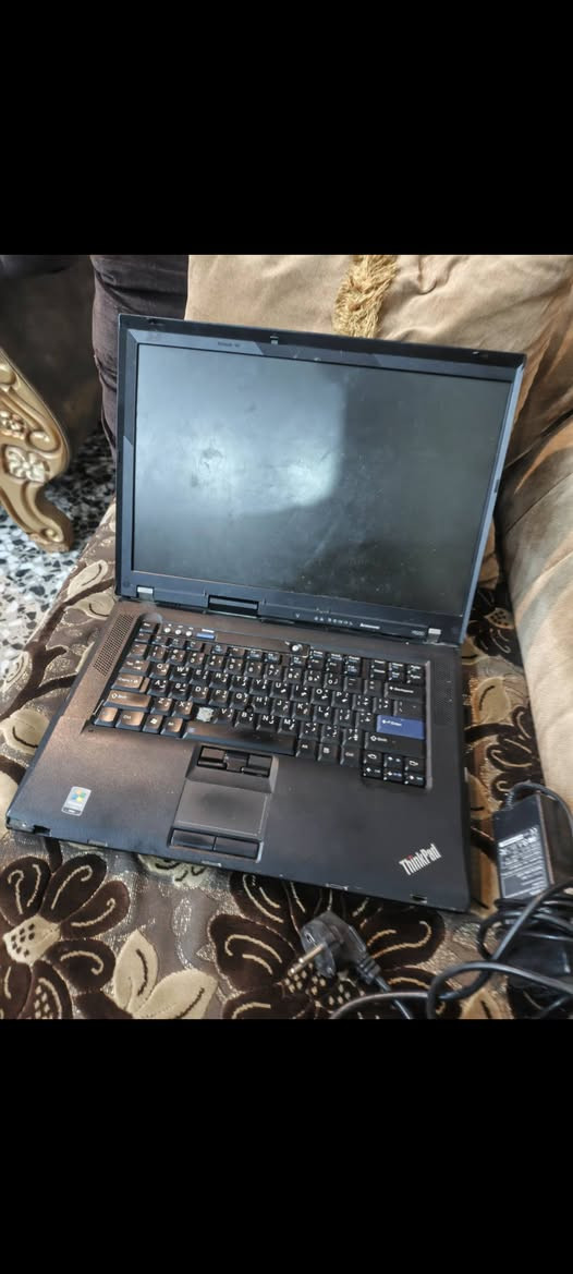 طافيه بدون اي نقص مع شاحنه
رايدها ب35 عنواني بغداد السيديه شارع علوه
رقمي ***********
