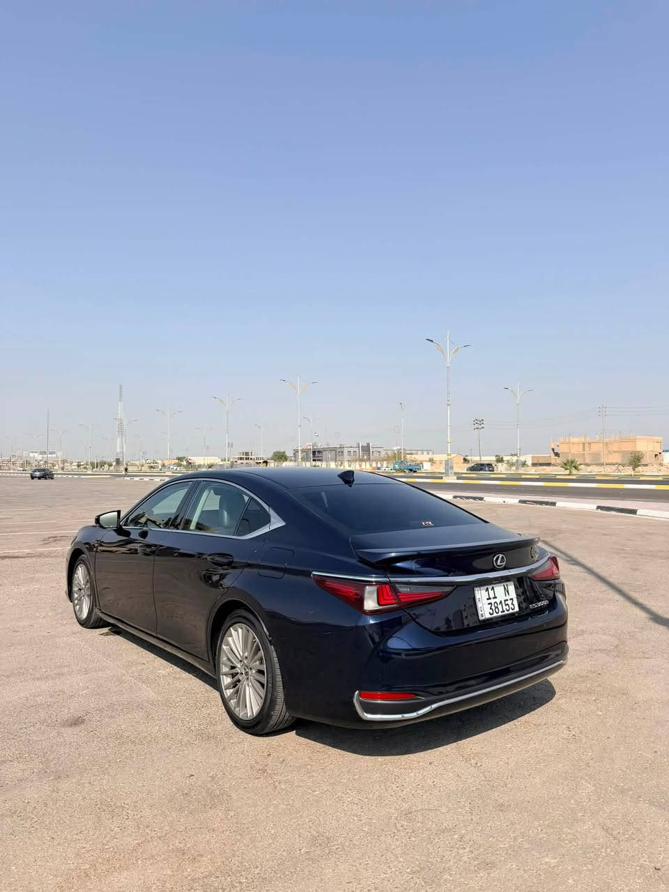 2023 هايبرد/ ‏Lexus es 300h  

لون أزرق كحلي 
كلش حلو لون السياره 

السيارة فول مواصفات ١/١ 

مكينه 2500 هايبرد 

رقم بغداد. بسمي  

46الف  

شواصي ولغود سليمه

بعض من مواصفات السيارة 

حساسات امامي و خلفي 

رادارات امامي و وجانبي 

مري شفط 

شاشه كبيره لمس 

نقاط عمياء 

تحديد مسار 

مثبت سرعة تفاعلي 

تدفئة تبريد كشنات مع خرن ميموري 

تدفئة ستيرن 

فتحة سقف 

نظام صوتي من JBL 

شاشة جبيرة نظام كار بلي وايرليس 

شحن لاسلكي  

مري شفط وكهرباء 

كشنات كهربائية 

هندبريك بصمه 

اشاير بالمري 

نظام ما قبل الاصطدام 

دخول ذكي اربع ابواب 
 

فتحة سقف 
 
حادثها السيارة بنيد 

وسيارة راجعه بلادي 

وبيها بعد هواي مواصفات معروفة 
السيارة جاهزة بدون نقص 
السعر 245 بيها شي بسيط  
للاستفسار ***********‭
مكان كربلاء
