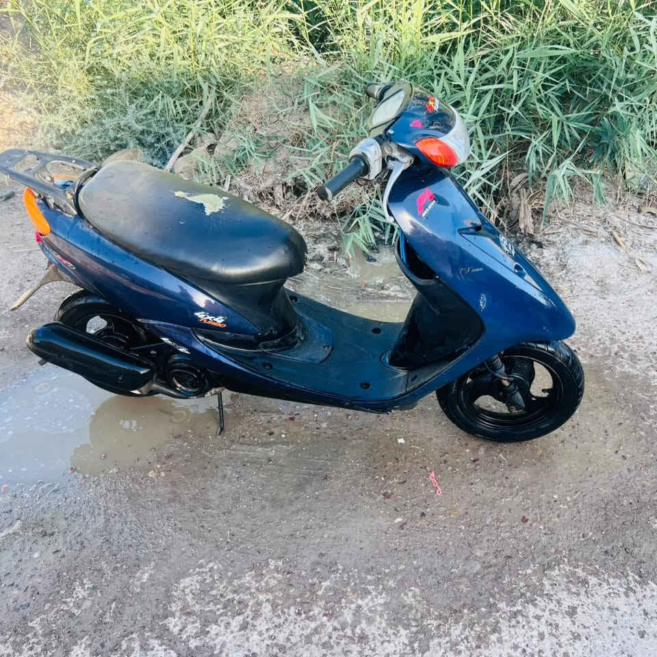 سلام عليكم عصفوري للبيع 350وبيها مجال لشراي 
عوزها فقط سلف.
عينه كلوب هورن شغالات
قضاء المدينة 
 واتساب ***********فقط
