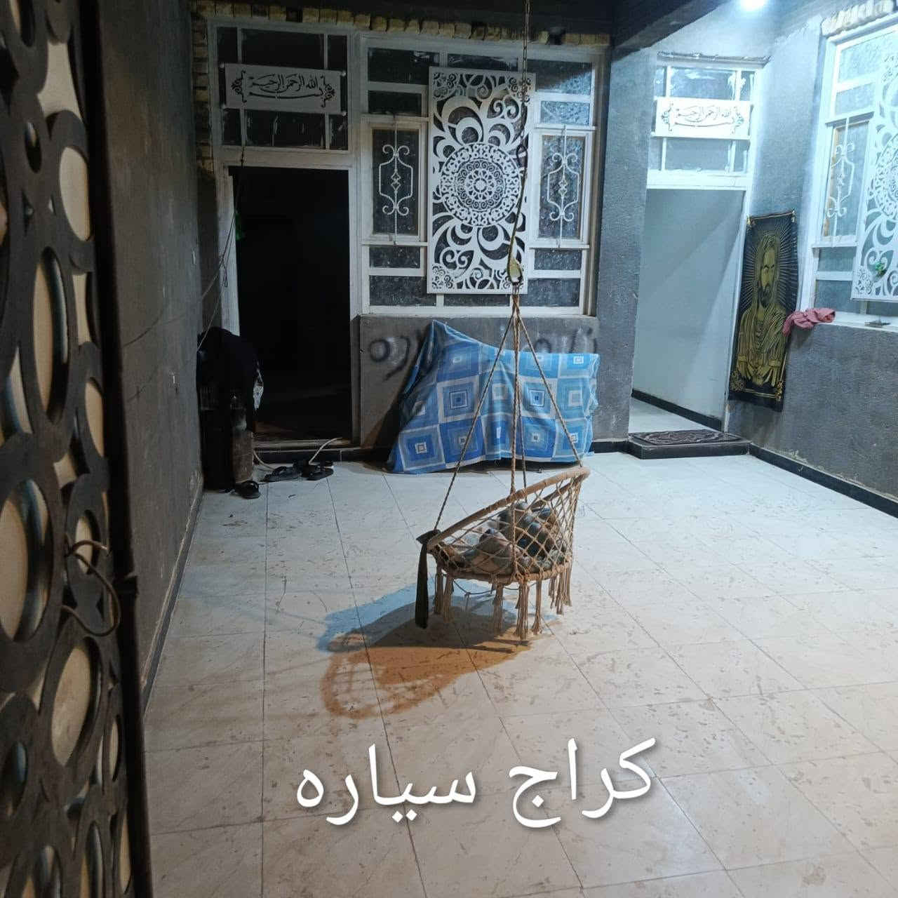 سلام عليكم بيت مساحه155 
موقعه بناصريه زاويه الثانيه 
الواجه 9ونص عدد الغرف4
السعر 180مليون بي مجال
رقم ***********
