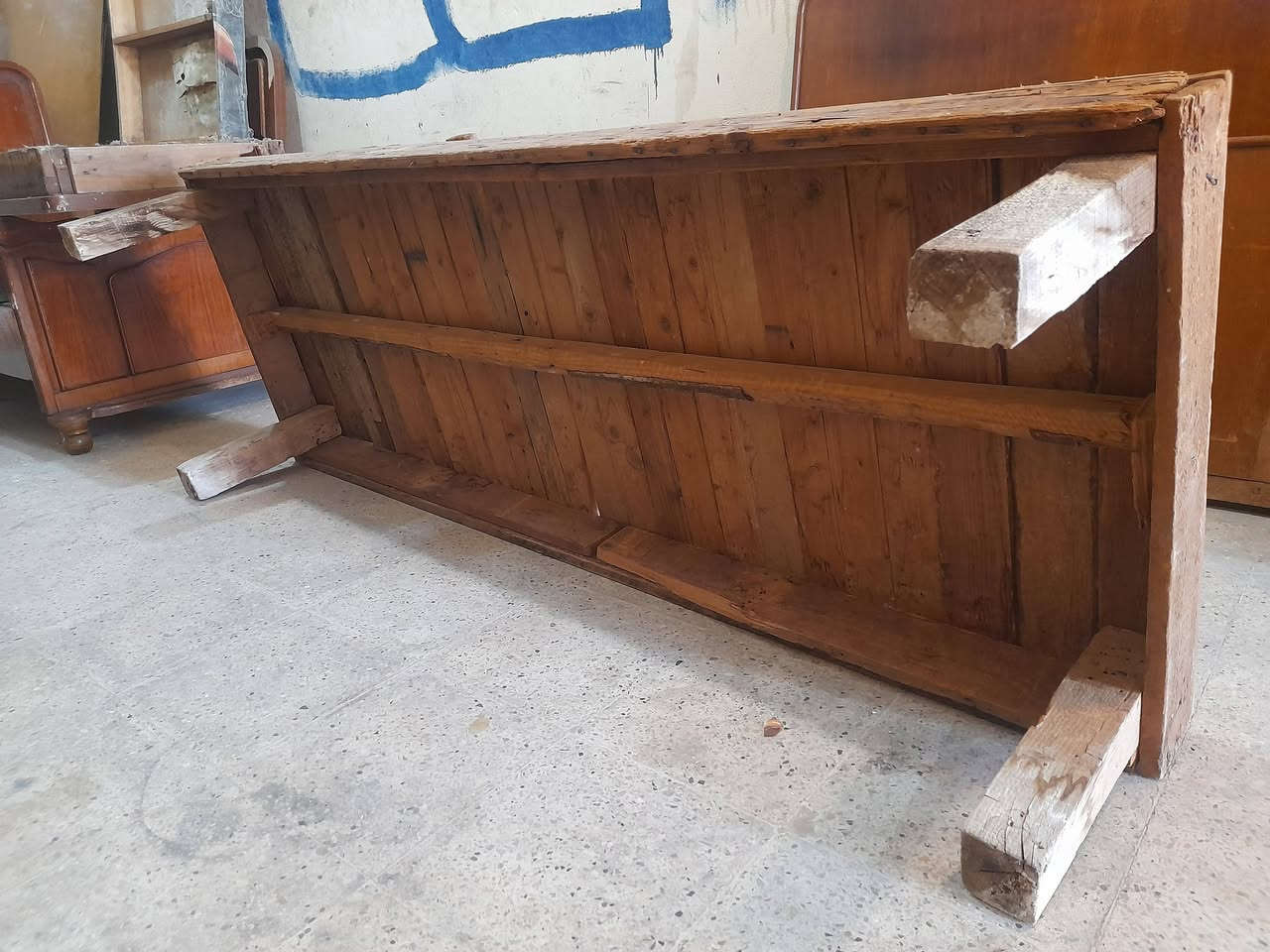 تخت عادي ابو نفر خشاب نضيف
السعر ٢٠ ألف 
باب سنجار قرب الملعب 
***********
