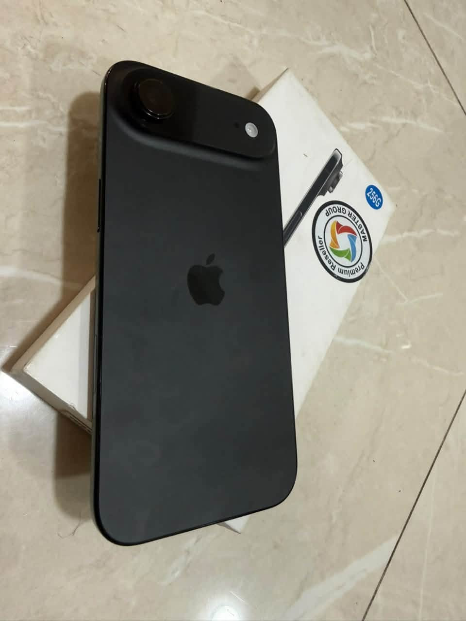 ايفون ١٧ اير • ٢٥٦ غ.ب. • بطارية ١٠٠٪