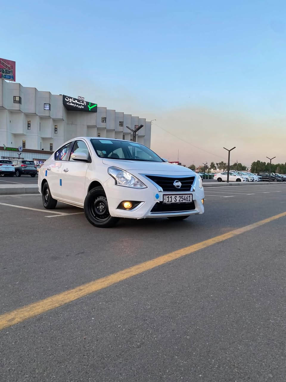 السلام عليكم
نيسان سني  موديل 24  هندي 
السياره اخت الزيرو ماشيه 40  
مواصفات الهندي معروفه
مكينه 1500 
بيه مكانين  بارد فقط 
سياره كتلوكات الشركه بيه 
كبات الشركه بيه 
سياره  على وضع الشركه

مكاني بغداد الشعب 
السعر 115 وبيه مجال 
***********
***********   واتساب
