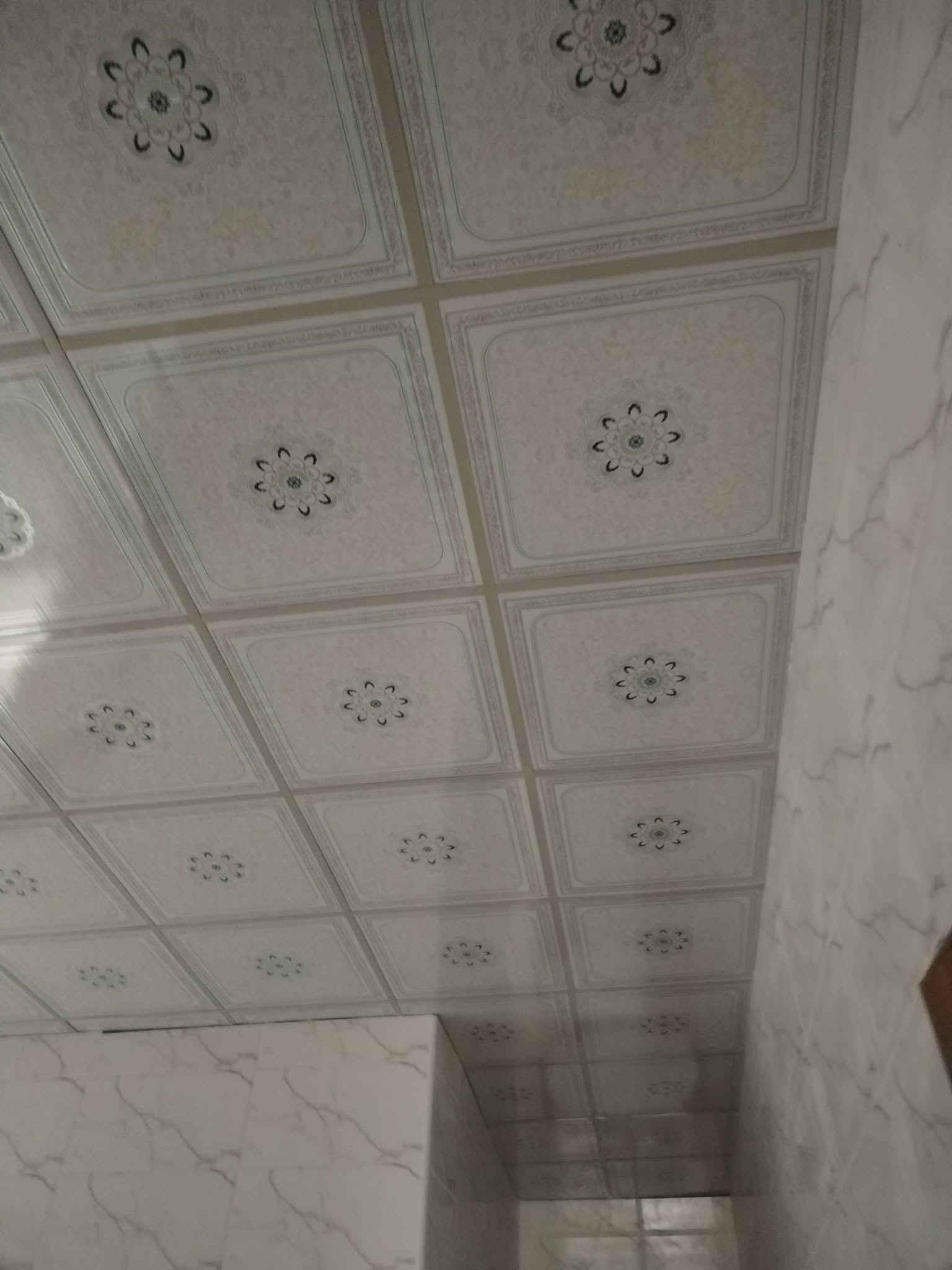 سقوف • تغليف جدران • درجة اولى