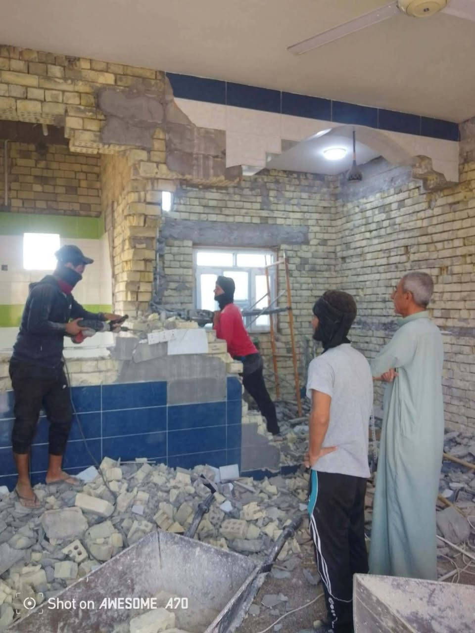 كادر عراقي ابن بلدك وشرط شغل درجه اولى وستلام مهندسين ركز مو مهندس مهندسين شكم خلفه تريد 123456موجودين تطبيك كافة السيراميك وأرضيات الكاشي والمرمر  والبورسلين والدرج وأعمال  الترميم وعمل لوح البورسلين شغل درجه اولى كادر  مكان العمل محافظات   واتساب مفتوح ***********
جدران ب8
الارضيه 7
شرط استلام مهندس وبيك خير وتدلل

نص مكتوب في الصور:
- Shot on AWESOME A70