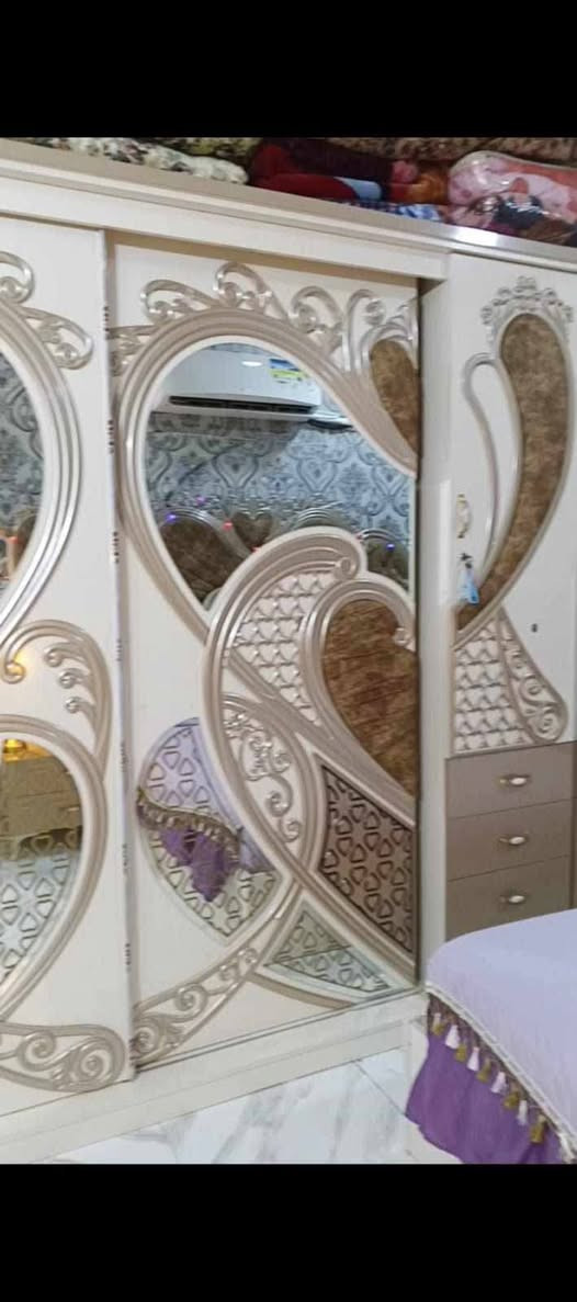 غرفه للبيع جديده كامله سعره مليون وبيه مجال ماخذيه بملونين
رقمهم *********** 
المكان الملحق مقابيل المركز
