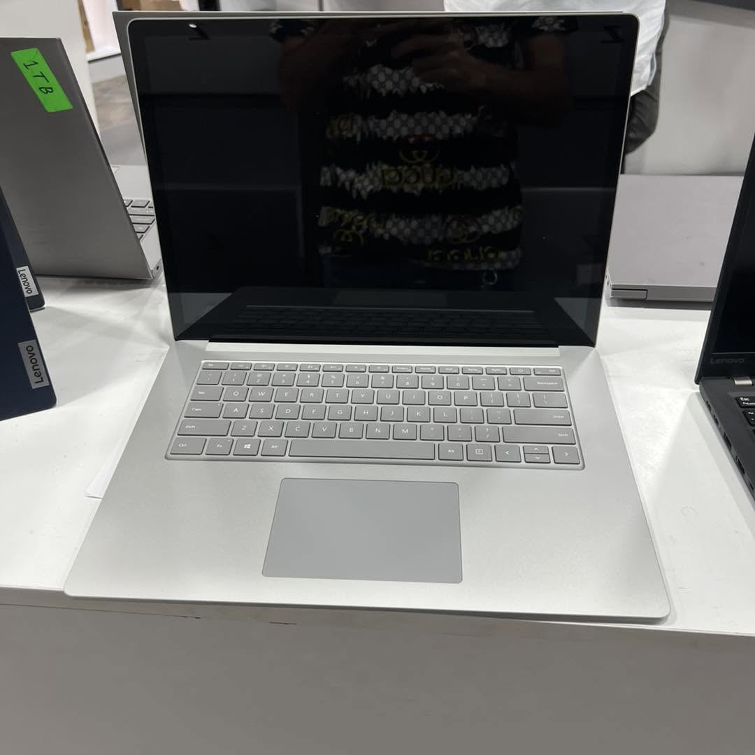 سرفيس لابتوب 4 • i7 جيل 11 • رام 16GB
