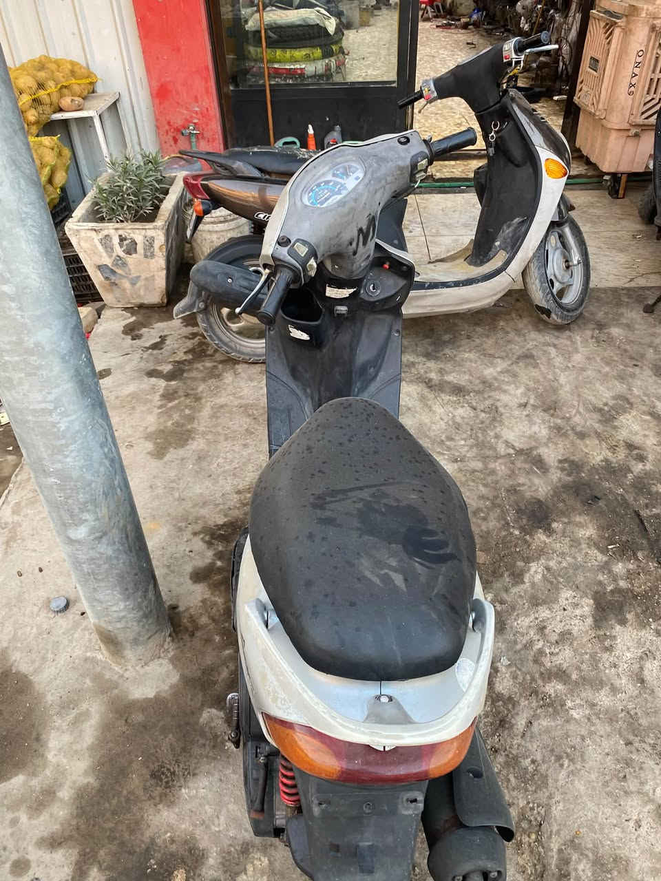 السلام عليكم 👋🏻
دراجه للبيع ماكس قجمه 120✅
بلاد بلاد بلاد ✅
الدراجه ربع متذب عليها كفاله عامه✅                                 عدا الكور بدلت ولفات البارحه✅
شلعه ومعدل فول✅
الدراجه كامله من كُلشي✅
كهربائيات اشاير لايت بك لايت مجمع بلادي يمنه ويسره✅
الدراجه تاخذها تفحصها وين ميعجبك ✅
السعررر 475 وبيها مجال 💵

للأستفسار *********** ☎️
العنوان || بغداد - الكاظميه - الطي📍
متوفر واتساب بس خاف مو دائماً 👍🏻
