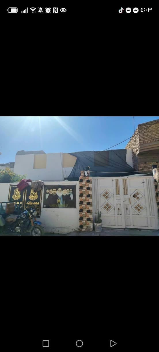 بيت للبيع حي الحريه قرب مجمع السندباد
مساحته ٢٢٠ السعر ٧٥ وبي مجال
بي غرفتين جوه وغرفه فوك
رقم الموبايل ***********

نص مكتوب في الصور:
- مطبخ
- غرفه عدد اثنين