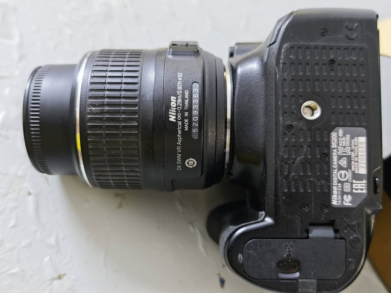 نيكون D5200 نضيفة مثل ما وضح بالصور المكان كربلاء وعندي توصيل مجاني داخل كربلاء  وياها رام وبيت رام السعر ٣٠٠ وبي مجال *********** واتساب
