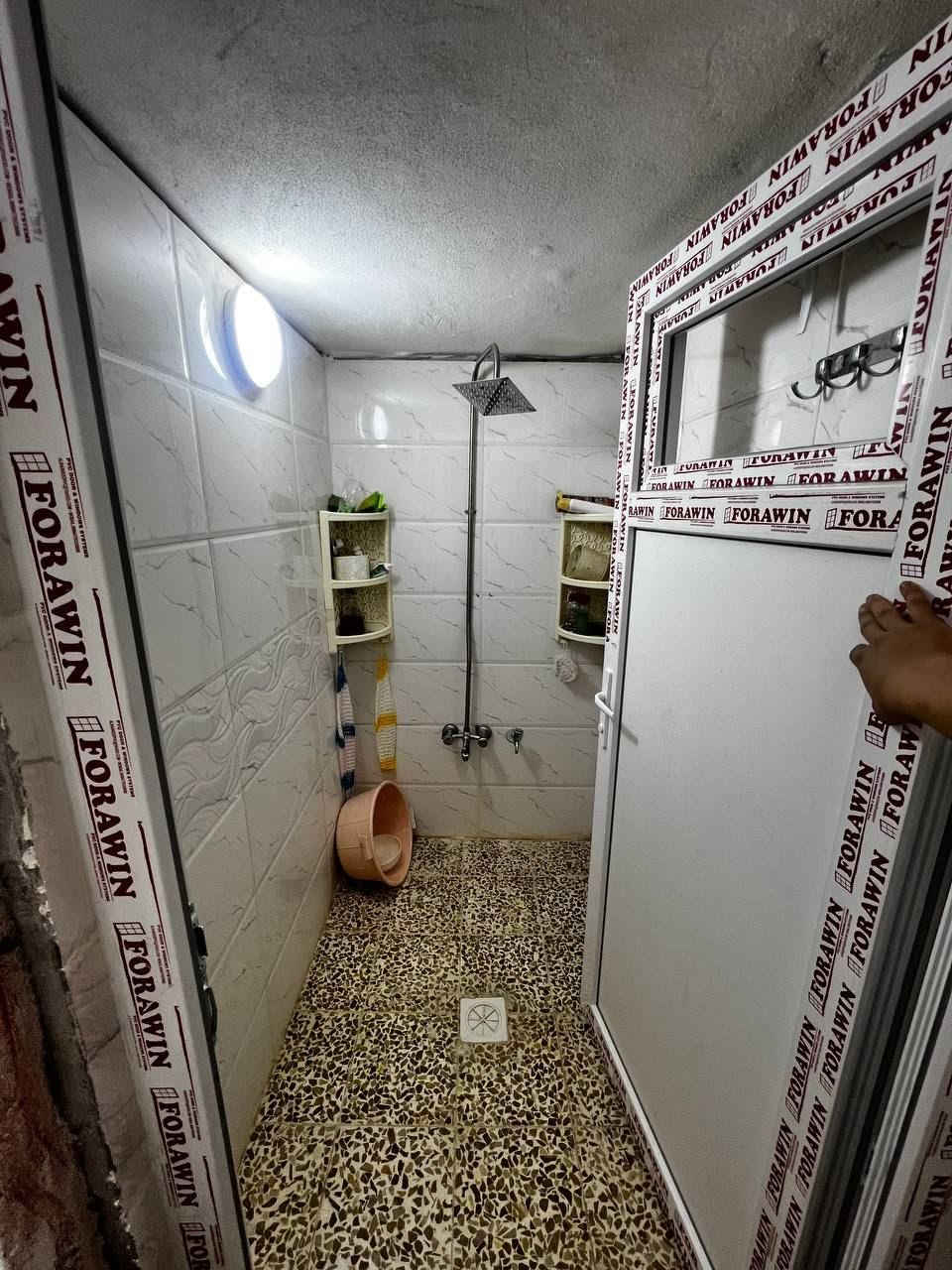 بلقوسيات يبعد فرعين عن
 المدرسه الصينيه
مساحه 280 متر 
كراج وحديقه بناء تقريبا 120 متر
مي 24 ساعه
كهرباء متوفره تبليط
كاشي وسيراميك وصبغ كله جديد 
يتكول البيت من غرفتين نوم
وهول داخلي واستقبال  وصحيات واكو ترك اثنين ومطبخ بسعر خاص او الاتصال على رقم تلفون
***********
