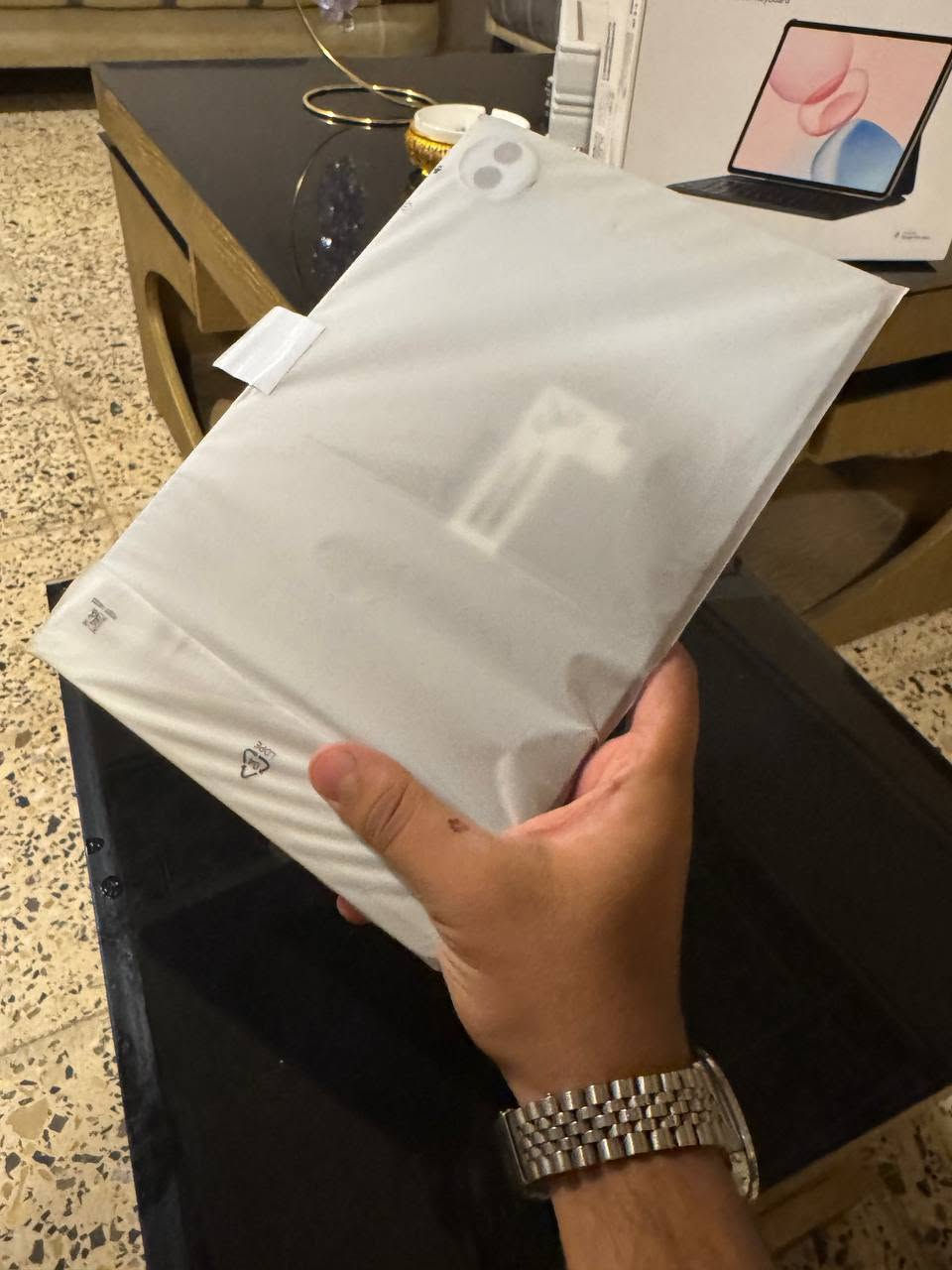 سلام عليكم Honor Pad10. للبيع اخذته جديد ب ٥٥٠ استخدمته مده قليله .معلوماته الذاكره والعشواءيه موجوده بالصور  اريده ب٥٢٠  بي مجال..  راسلني واتس او اتصل رقمي ***********

