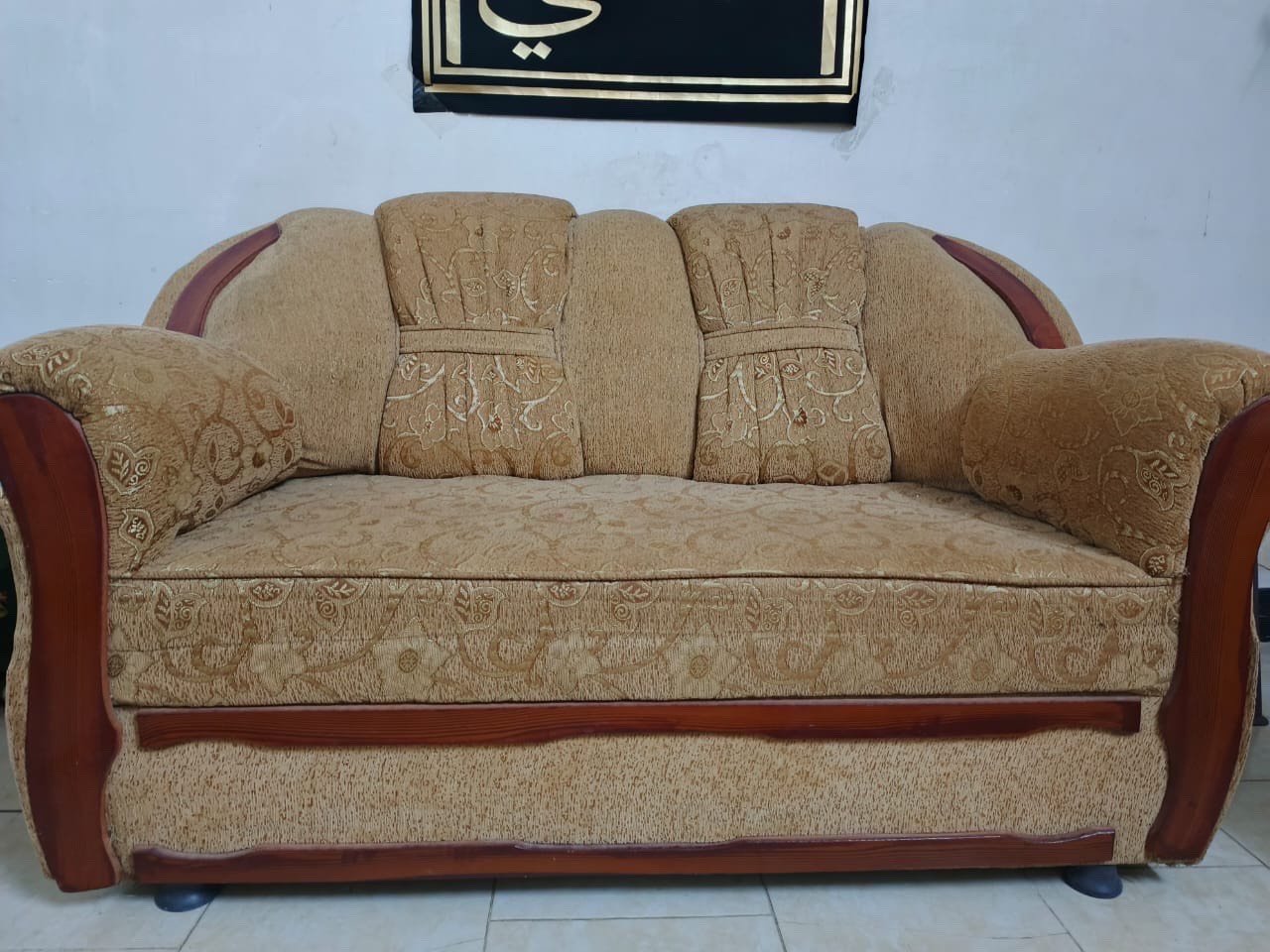 تخم قنفات ١٠ مقاعد بـ١٧٠ الف نضيف و كامل 
مكاني كربلاء و عندي خدمه توصيل لكافة المحافظات 
ثلاثية عدد ٢
ثنائية عدد ١
مقاعد عدد ٢
***********