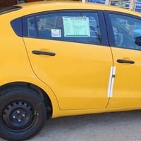 كيا ريو موديل 14 وارد امريكي حادث جاملغ وباب السايق سياره جاهزة رقم دي...