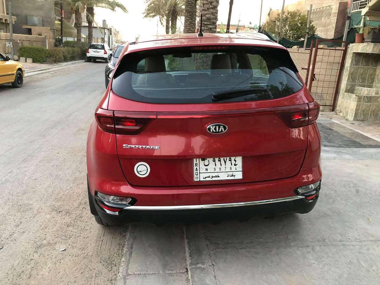 للبيع
سبورتج ٢٠٢٠ خليجي مواصفات عادي اللون احمر
ماشية ٧٨ الف
بأسمي السيارة
بيها بارد بالصندوق 
السعر  (١٨٠ ورقة)
الهاتف :*********** واتساب ايضا متواجد
مكاني بغداد
