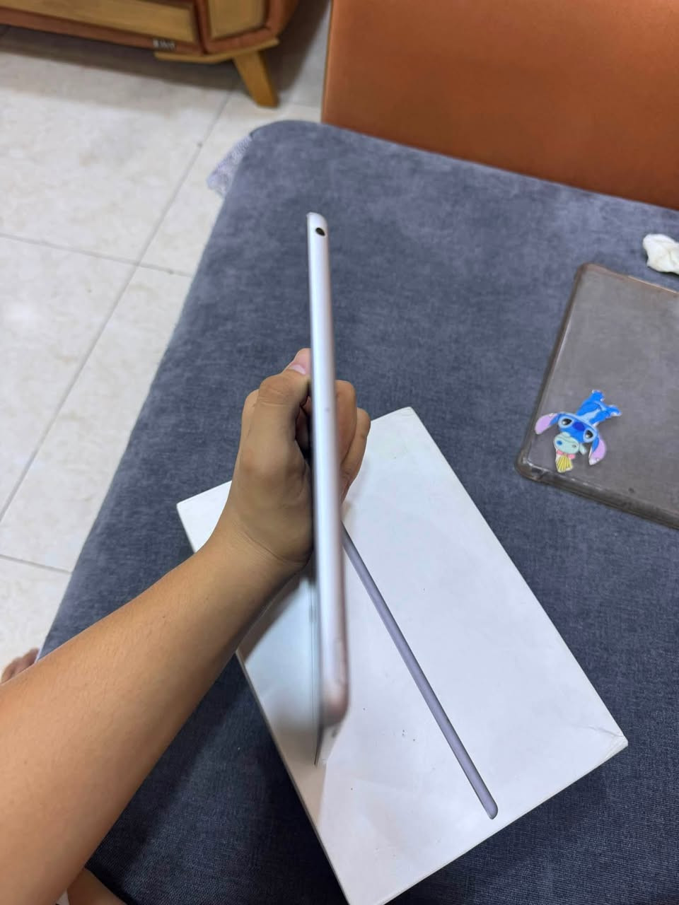 ايباد9للبيع ايباد نضيف جدا كلشي مابي لا داخل صيانه ولا اي شي الايباد جدا نضيف ميجي ويا كارتونته للبيع السعر220الف وبي مجال رقم الهاتف:***********موجود واتساب يجي ويا كفر يحتاجله بس لزكه للشاشه ببجي 60فريم فريمات حقيقيه مكاني بغداد البياع
