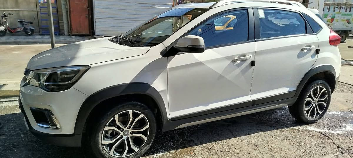 سلام عليكم تيكو 2 وارد خليجي مكفول من اي ضربة او صبغ
موديل 2018 محرك 1.5L
كير AT قوي وعملي 
مشاية 30km  الف كيلو متر فقط 
تبريد شاشة حجم 10 تحكم ستيرن سستم سماعات 
نظام سبورت و ايكو سيارة جهاز شغل و اطلع كبل 
سعره 80 ورقة بيه مجال حك جيه 
عنوان بغداد الدورة ***********
