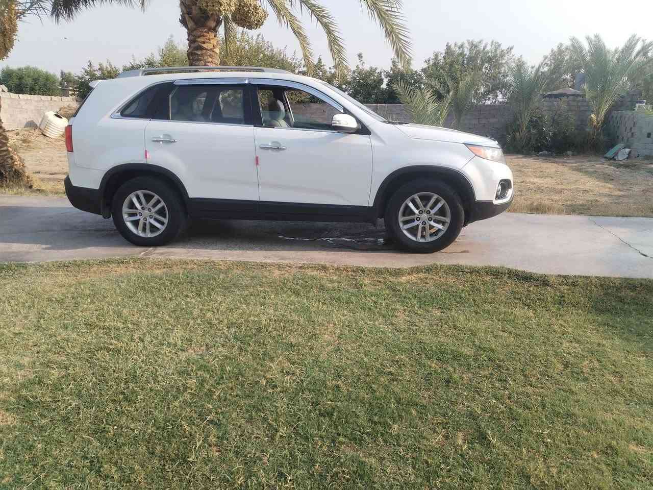 توجد سورنتو رقم بغداد امريكي موديل 12، للبيع بيها البنيد مبدل أصلي. المكان بغداد اليوسفيه السعر 125 بيها مجال للجادين والشرايه. ***********
