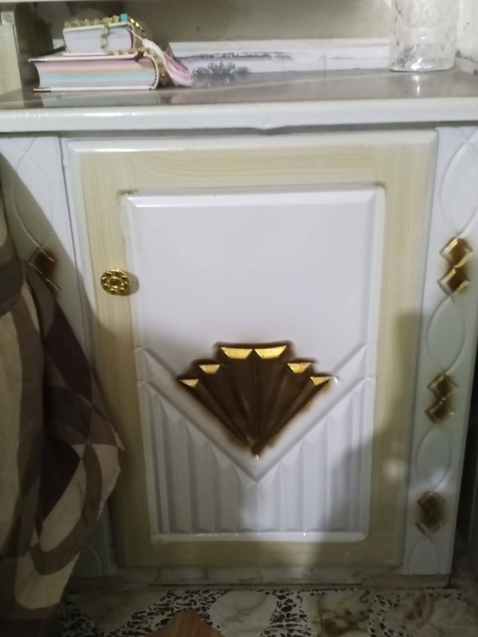 سلام عليكم غرفه نوم للبيع اخت الجديده ستخدام ٥ اشهر السعر خاص للتواصل ***********
