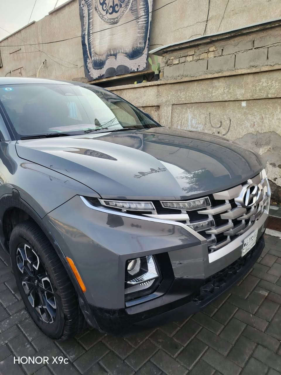 موديل ٢٣ وارد أمريكي شانتا كروز هونداي السياره رقم بصره باسمي ضرر فقط بارد بل باب والسعر 170 وبيها مجال ***********‬ البصرة, العراق
