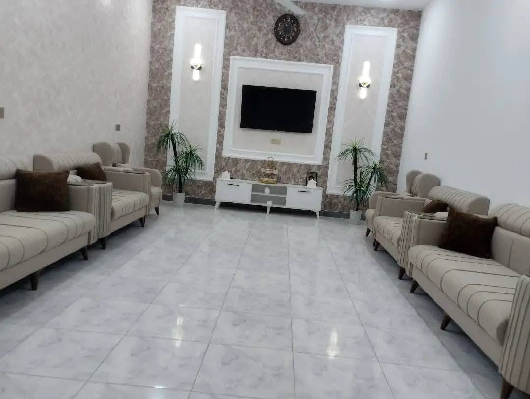 بيت للبيع في الشهابي يبعد عن الفلوجه 10دقايق استقبال و غرفتين وصاله ومطبخ  ومطبخ خارجي الطابق الثاني غرفه وصاله  شارع 12 قرب المستوصف وقرب المدرسه المساحه 420 وشارع تبليط صنف العقار زراعي مسجل باسمي ماء وكهرباء مقدم معاملة تطويب بي  👏 للاستفسار راسلوني  وتدللون 🤝🕊️ ***********
