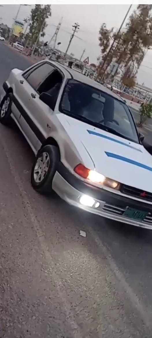سلاو هاوريان ئه م كلانده مان هه يه بؤ فرؤشتنه
مؤديل ١٩٩٢ كير تؤماتيكه سلايته باوه ره ئه يبي ايسه سه ياره كي هه تا بلي عه مه لي خؤشه توندو تؤله ره قه مو سه نه وي ئه سليه 
به نزبه ت سعره كه ي ده ليم ٢٢ وه ره قه و مه جاله كي برايه نه زماره موبايل *********** أربيل, العراق
